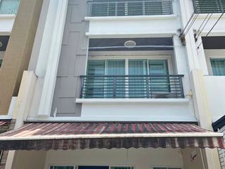 For rent 3 Beds townhouse in Chom Thong, Bangkok