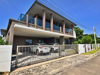 For sale 5 bed house in Bang Sao Thong, Samut Prakan