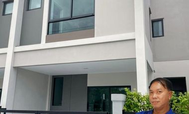 For rent 3 bedrooms townhouse in Bang Phli, Samut Prakan