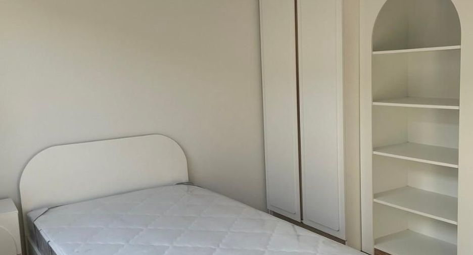 For rent 3 bedrooms townhouse in Bang Phli, Samut Prakan