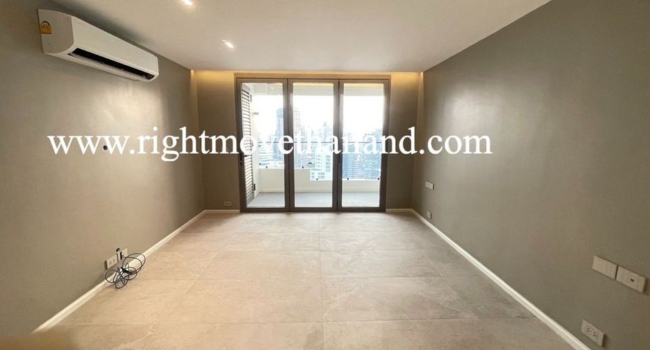 For sale 4 bedrooms condo in Watthana, Bangkok