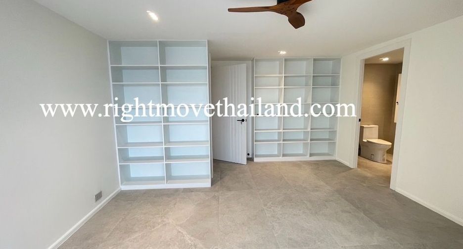 For sale 4 bedrooms condo in Watthana, Bangkok