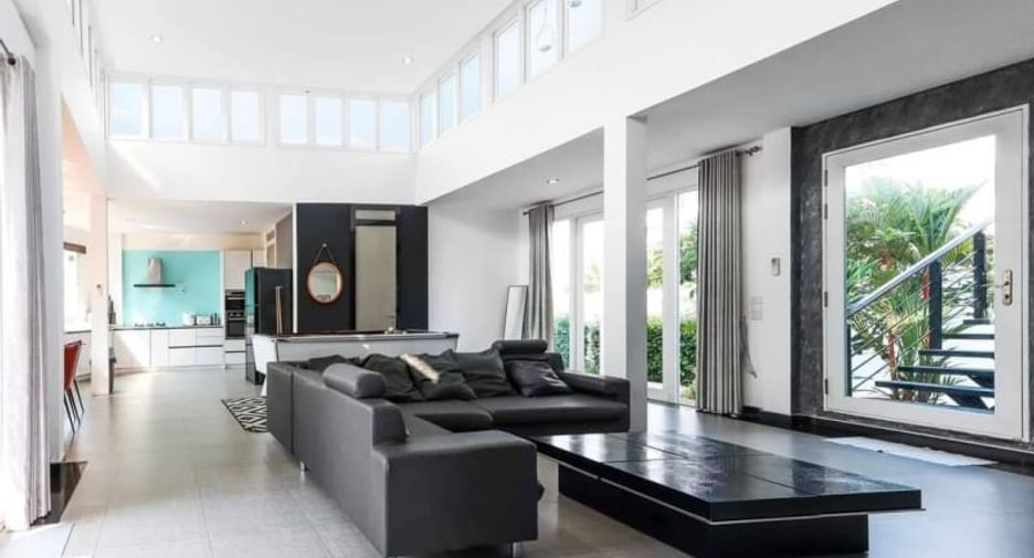 For rent 4 bedrooms house in Sattahip, Chonburi
