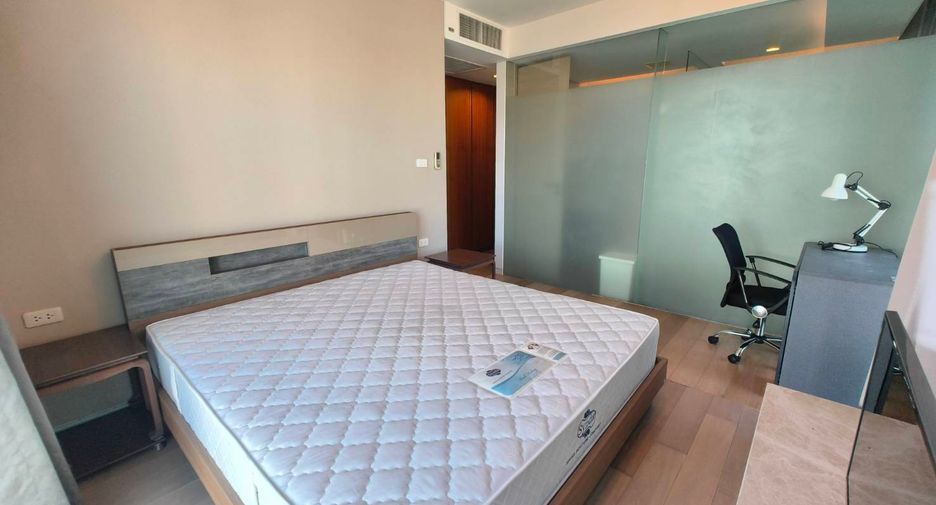 For sale 2 bedrooms condo in Watthana, Bangkok
