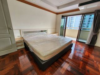 À louer 3 chambres appartement à Khlong Toei, Bangkok
