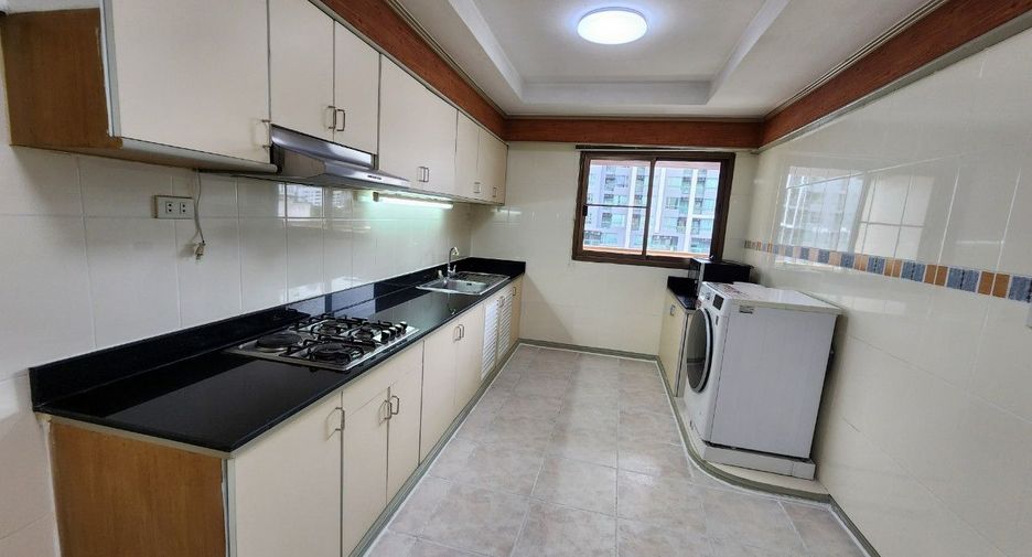 Apartment zur Miete mit 3 Zimmer in Khlong Toei, Bangkok