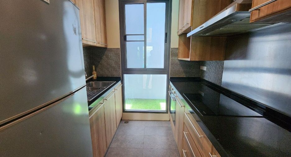 For rent 2 bedrooms apartment in Pathum Wan, Bangkok