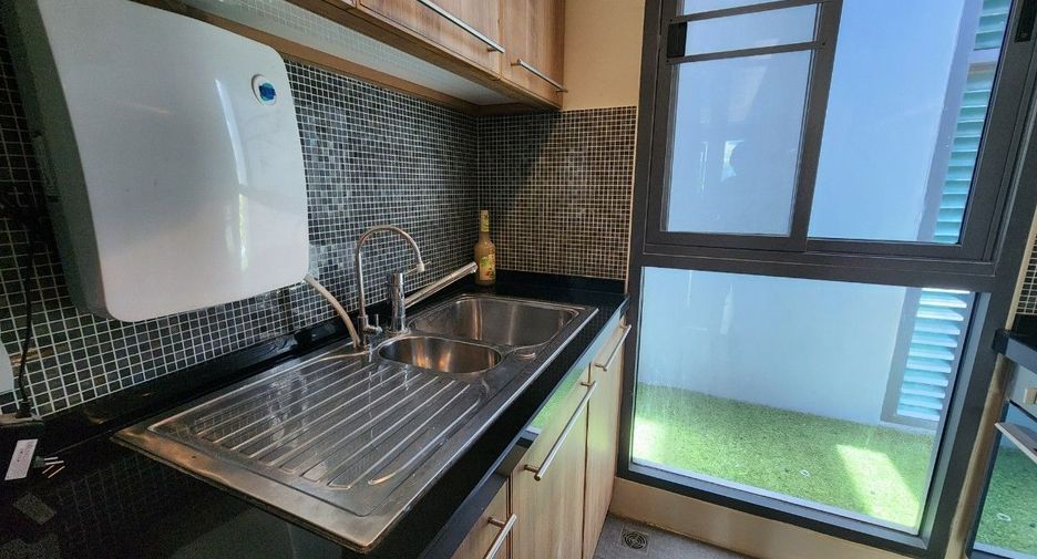 For rent 2 bedrooms apartment in Pathum Wan, Bangkok