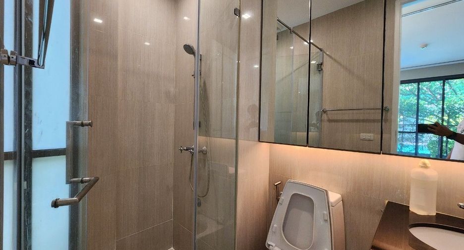 For rent 2 bedrooms apartment in Pathum Wan, Bangkok