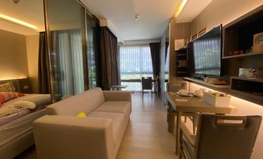 For sale 1 bed condo in Khlong Toei, Bangkok