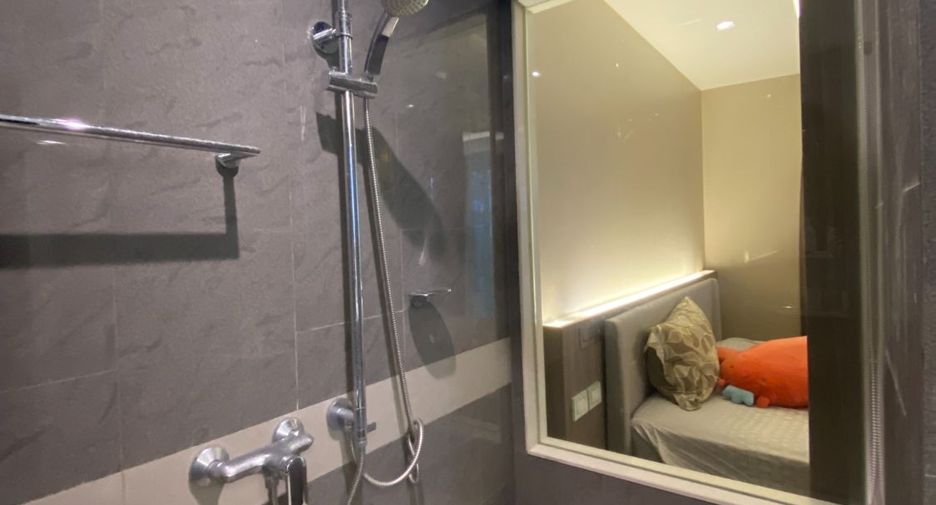 For sale 1 bed condo in Khlong Toei, Bangkok