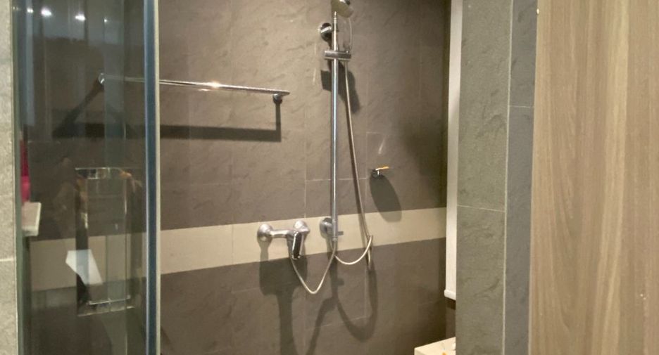 For sale 1 bed condo in Khlong Toei, Bangkok