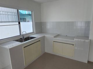 For sale 3 bedrooms house in Bang Sao Thong, Samut Prakan