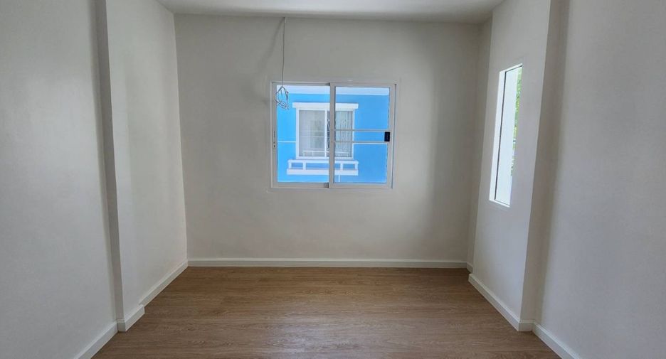 For sale 3 bedrooms house in Bang Sao Thong, Samut Prakan