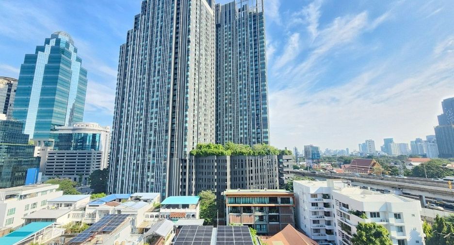 For rent 4 bedrooms apartment in Pathum Wan, Bangkok