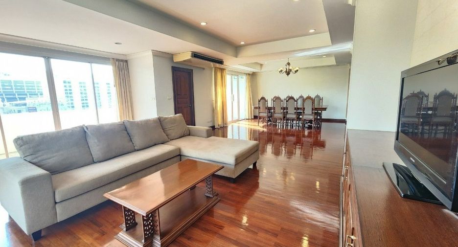 For rent 4 bedrooms apartment in Pathum Wan, Bangkok