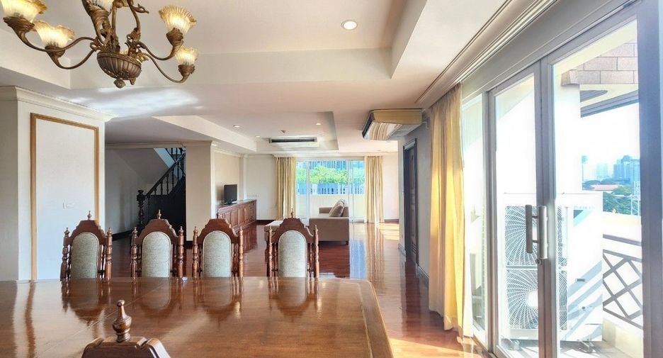For rent 4 bedrooms apartment in Pathum Wan, Bangkok