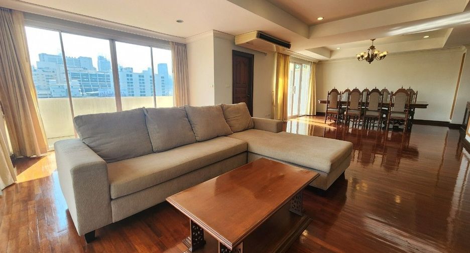 For rent 4 bedrooms apartment in Pathum Wan, Bangkok