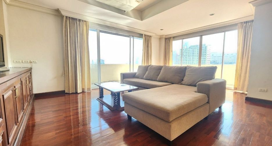 For rent 4 bedrooms apartment in Pathum Wan, Bangkok