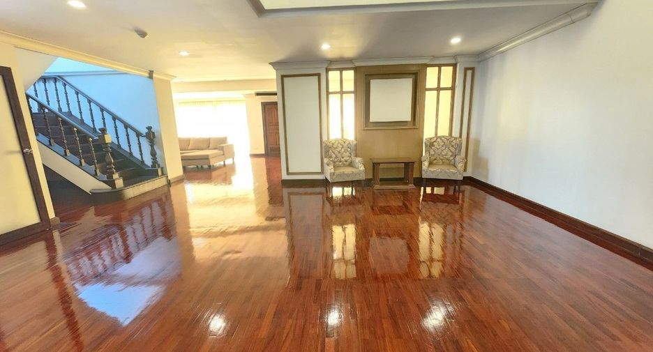 For rent 4 bedrooms apartment in Pathum Wan, Bangkok