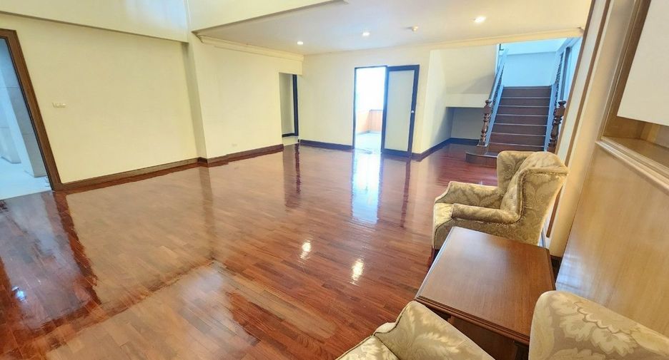 For rent 4 bedrooms apartment in Pathum Wan, Bangkok