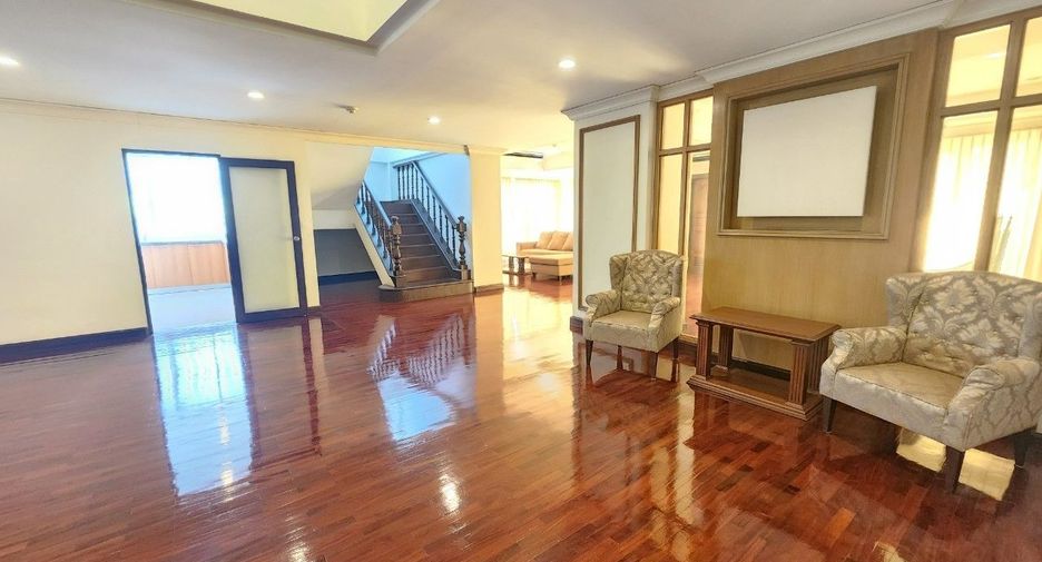 For rent 4 bedrooms apartment in Pathum Wan, Bangkok