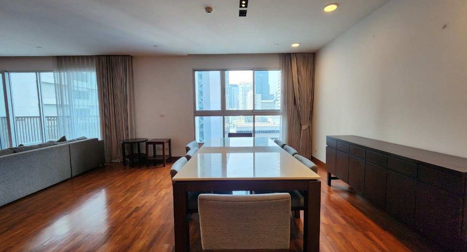 For rent 3 bedrooms apartment in Khlong Toei, Bangkok