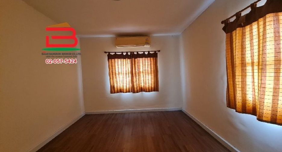À vendre 3 chambres maison de ville à Phutthamonthon, Nakhon Pathom