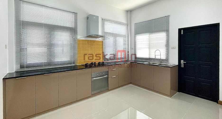 Продажа 3 спальни вилла в Банг Ламунг, Чонбури