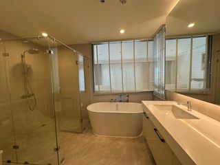 Apartment zur Miete mit 3 Zimmer in Sathon, Bangkok