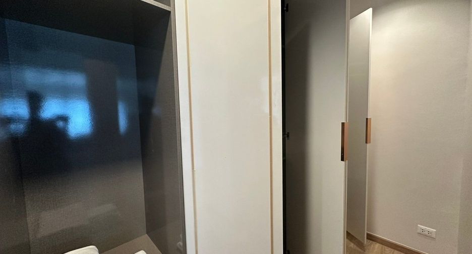 For rent 3 bedrooms apartment in Sathon, Bangkok