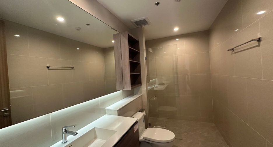 For rent 3 bedrooms apartment in Sathon, Bangkok