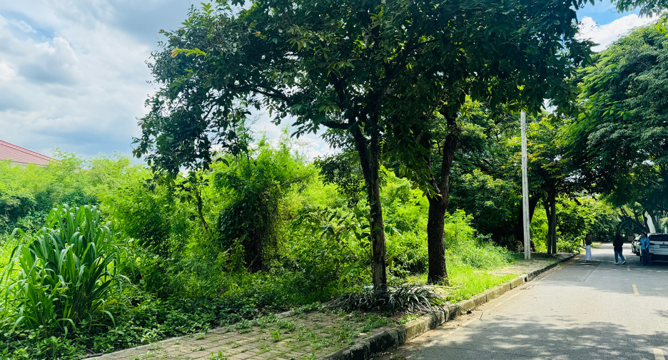 For sale land in Khan Na Yao, Bangkok