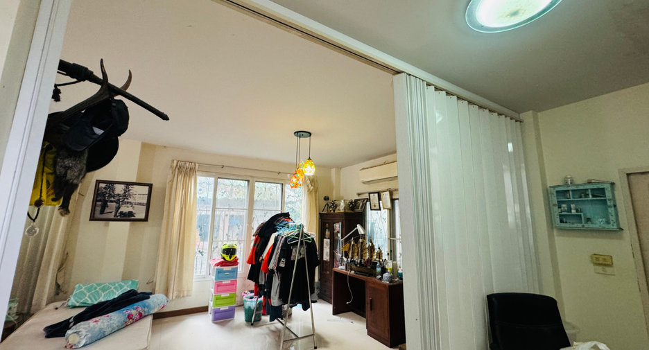 For sale 3 bedrooms house in Mueang Pathum Thani, Pathum Thani
