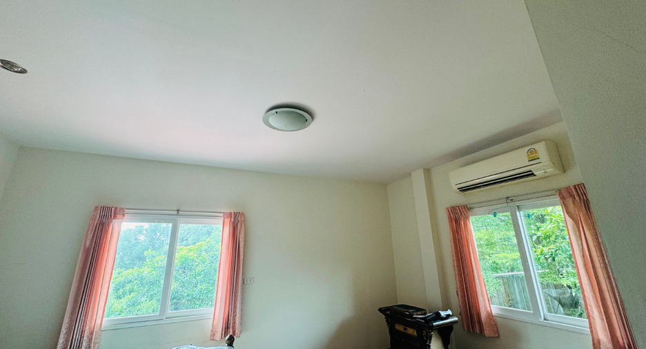 For sale 3 bedrooms house in Mueang Pathum Thani, Pathum Thani