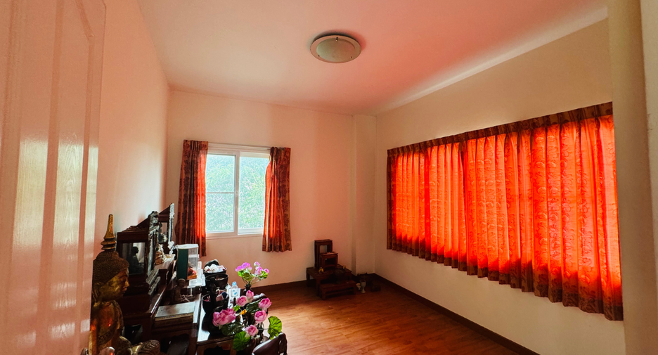 For sale 3 bedrooms house in Mueang Pathum Thani, Pathum Thani