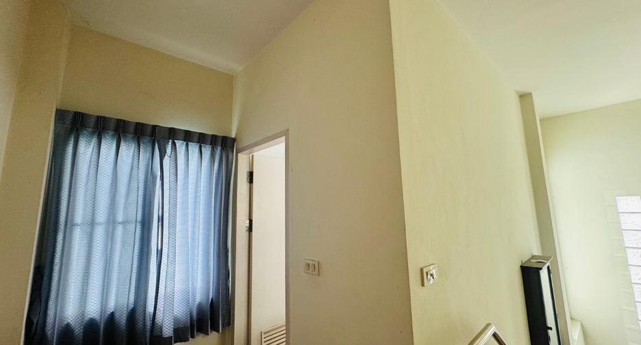 For sale 3 bedrooms house in Mueang Pathum Thani, Pathum Thani