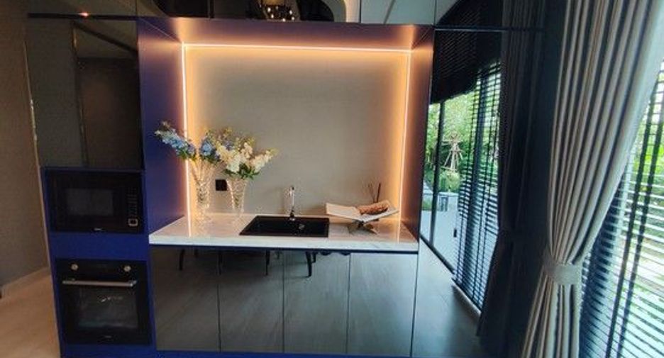 For sale 4 bedrooms house in Khan Na Yao, Bangkok