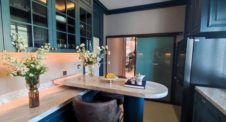 For sale 4 bedrooms house in Khan Na Yao, Bangkok