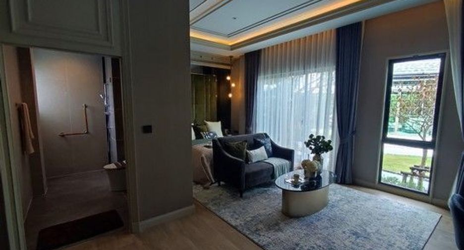 For sale 4 bedrooms house in Khan Na Yao, Bangkok