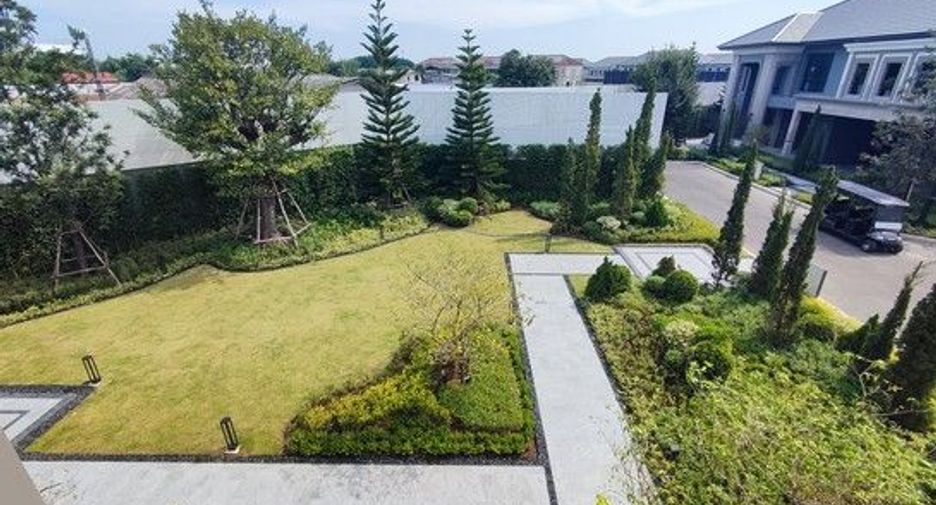 For sale 4 bedrooms house in Khan Na Yao, Bangkok