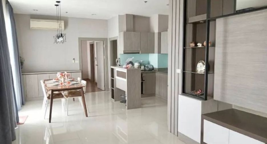 Condo en alquiler de 2 habitaciones en Si Racha, Chonburi