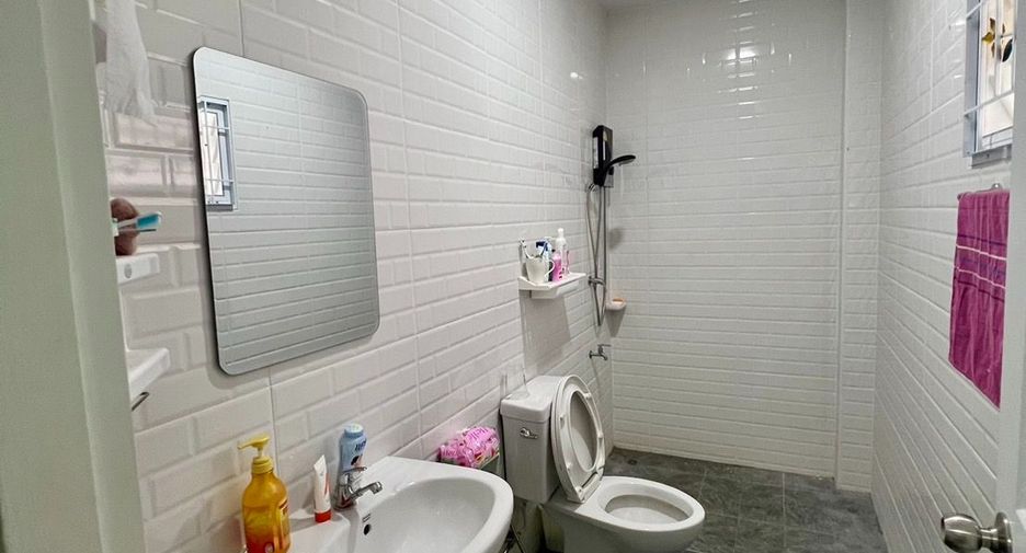 For rent 3 bedrooms house in San Kamphaeng, Chiang Mai