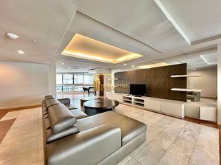 For rent 3 bedrooms condo in Khlong Toei, Bangkok