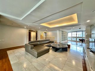 For rent 3 bedrooms condo in Khlong Toei, Bangkok