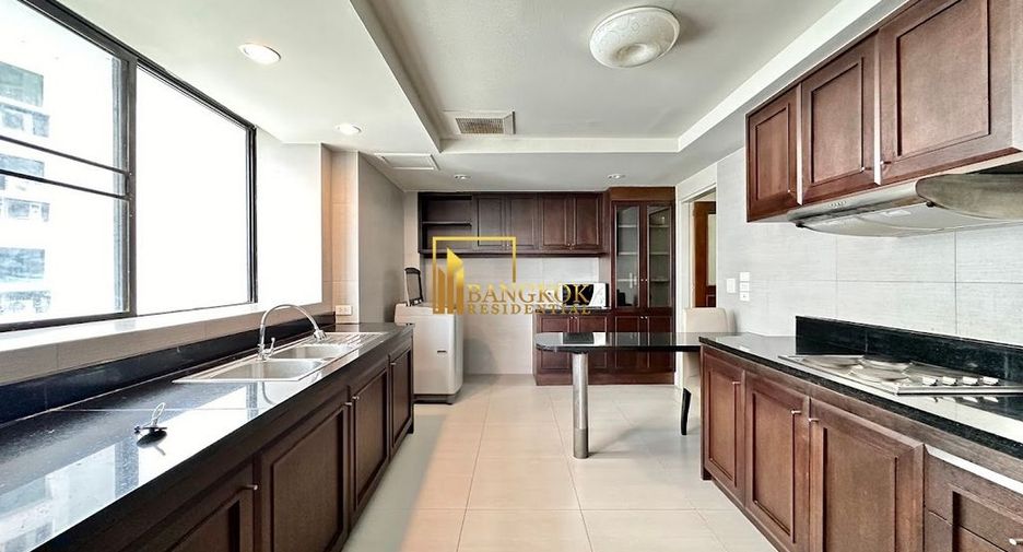 For rent 3 bedrooms condo in Khlong Toei, Bangkok