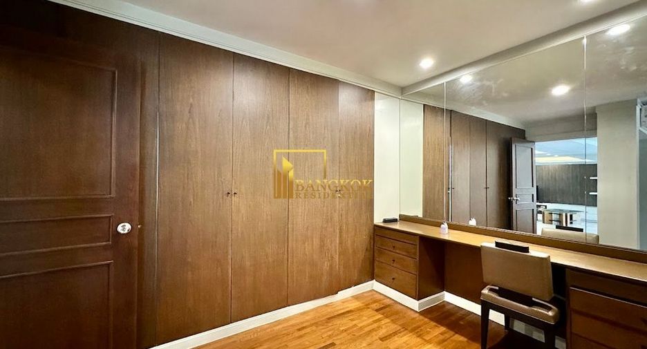 For rent 3 bedrooms condo in Khlong Toei, Bangkok