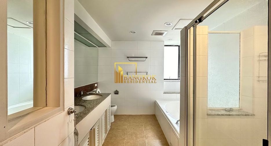 For rent 3 bedrooms condo in Khlong Toei, Bangkok