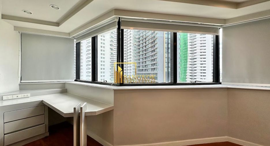 For rent 3 bedrooms condo in Khlong Toei, Bangkok