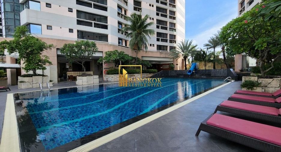 For rent 3 bedrooms condo in Khlong Toei, Bangkok